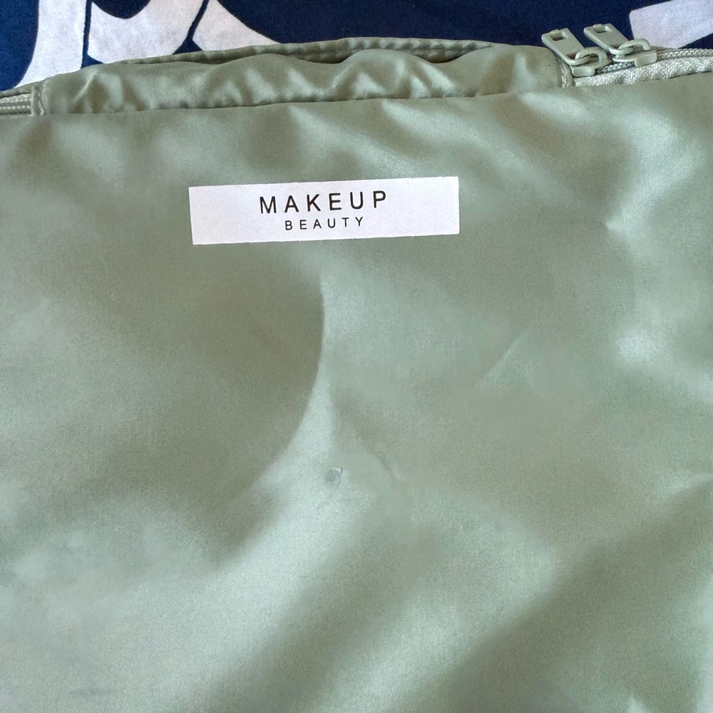 Green Makeup Beauty Bag
